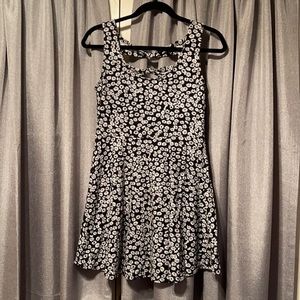 Forever 21 Floral Summer Dress w/ Back Detail
